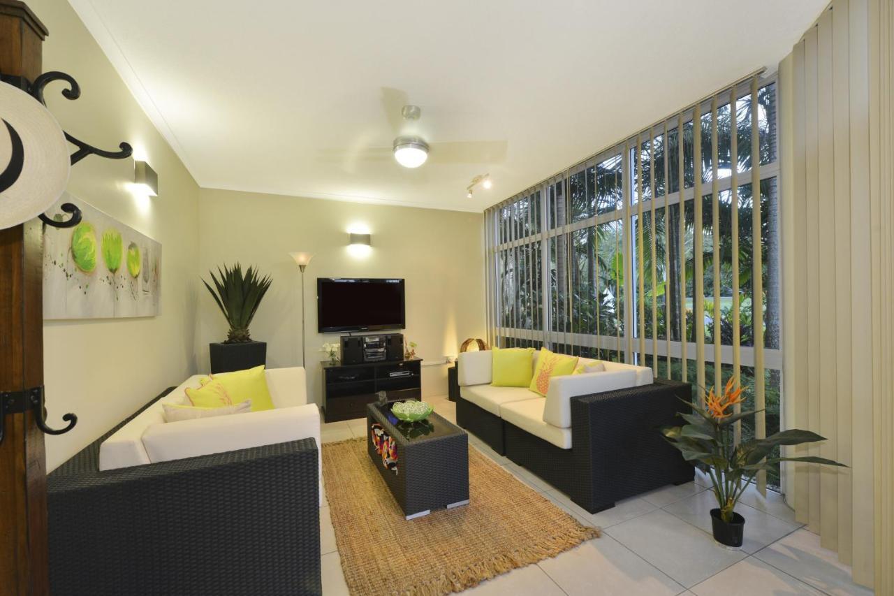 Tropical Palms Apartment Port Douglas Room photo
